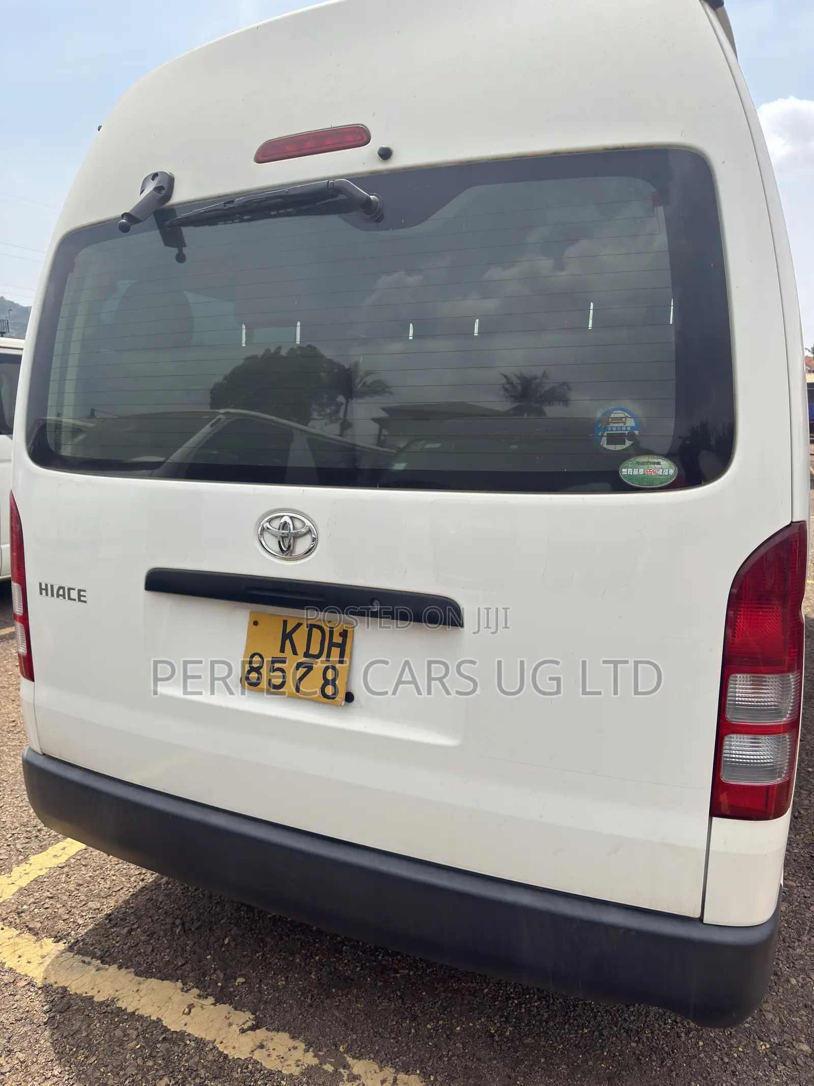 Toyota HiAce 2016 White