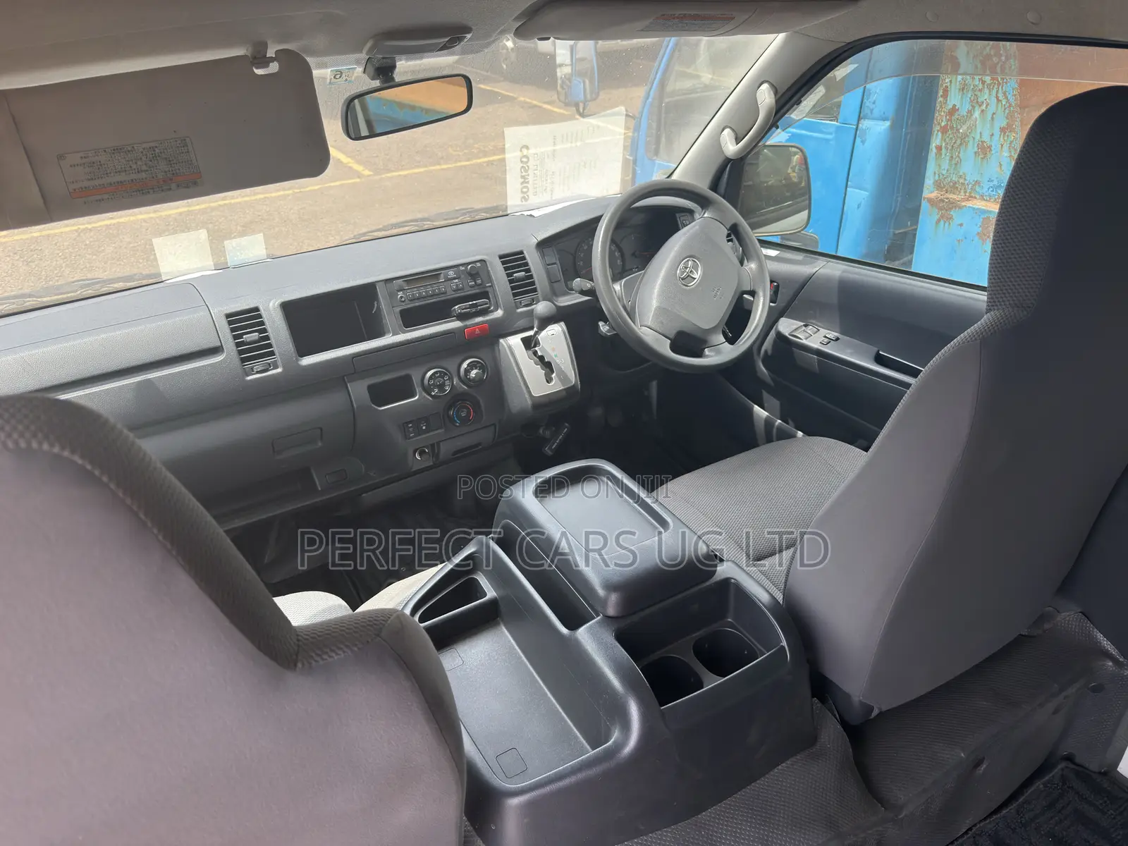 Toyota HiAce 2016 White