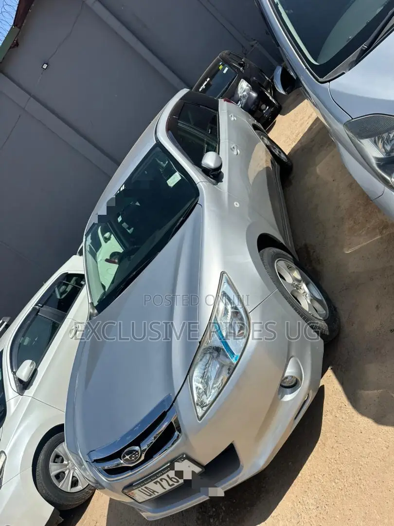 Subaru Exiga 2012 Silver