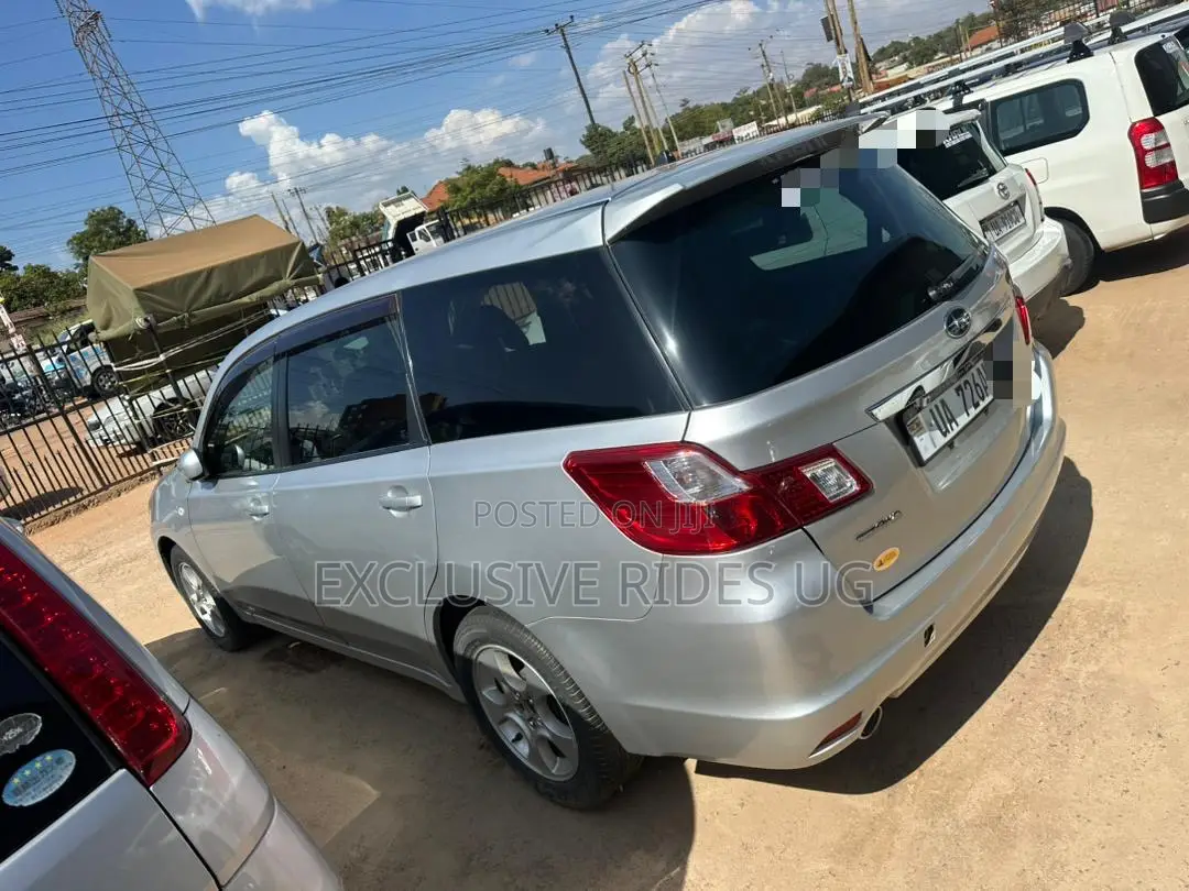 Subaru Exiga 2012 Silver