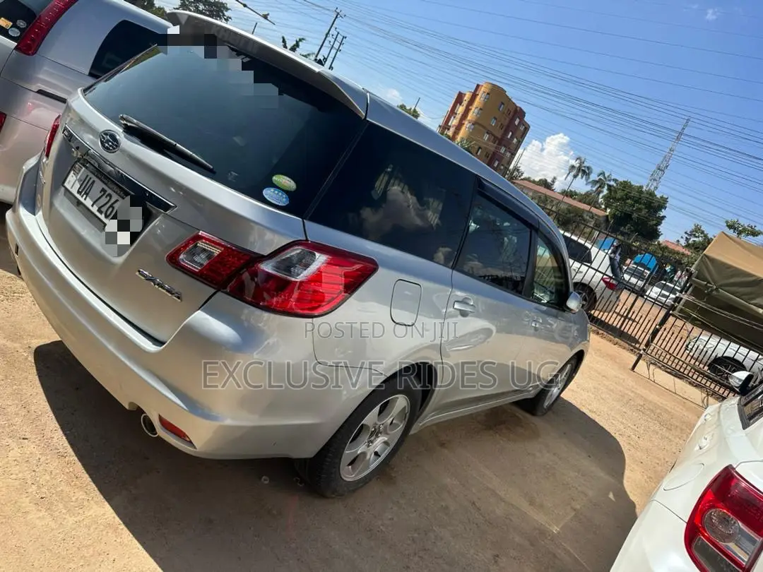 Subaru Exiga 2012 Silver