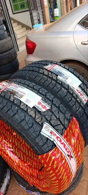 285/55r20 Roadx