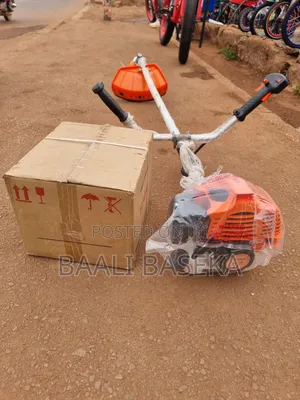 Versatile/ Grass Cutting Machine/Comfortable to Use