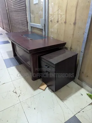 Executive Office Desk, 1.8 Metres// 180cm