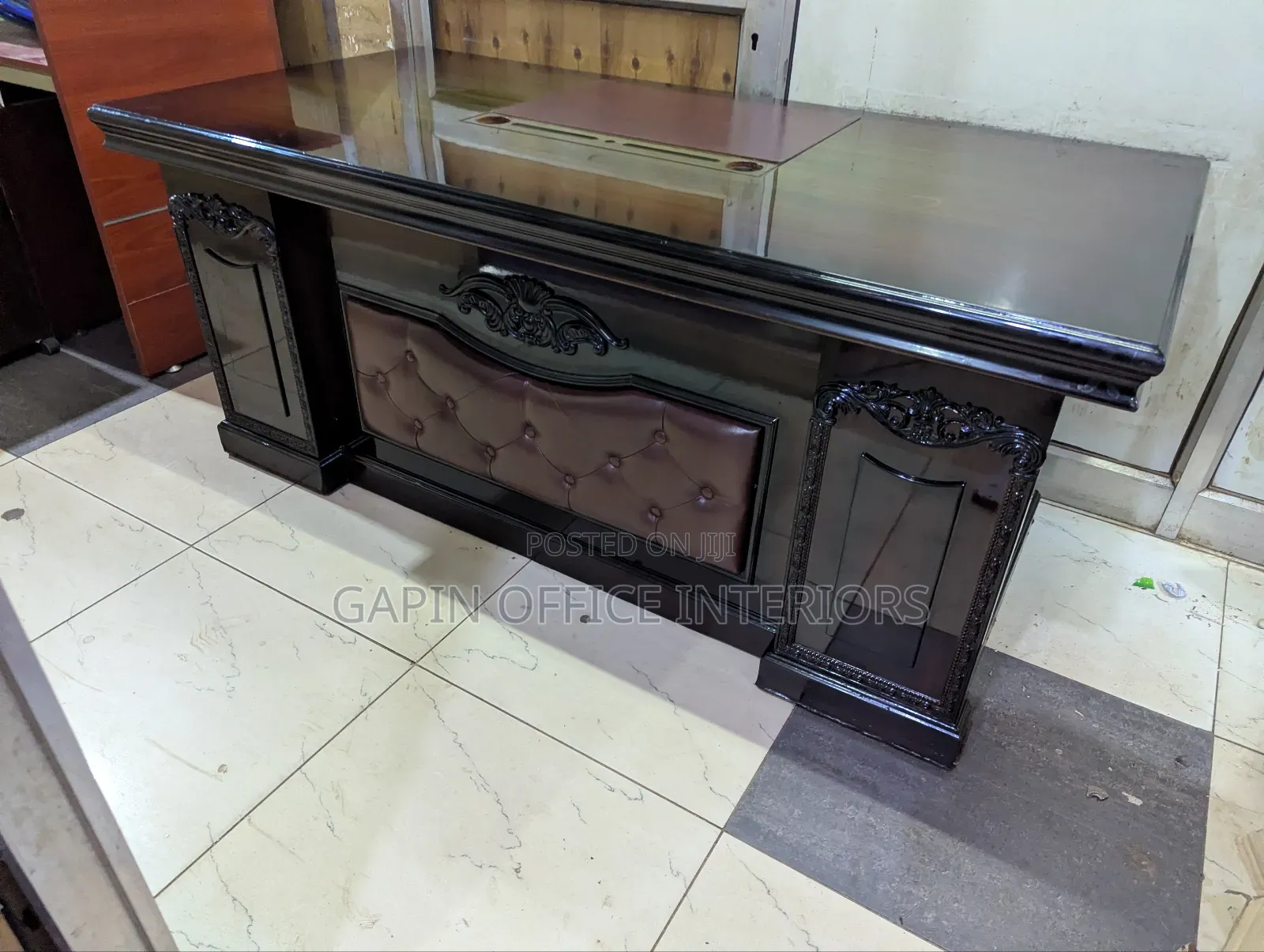 Dàrk Brown Second Hand Executive Office Desk, 1.8 Metres// 6 Feet