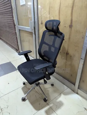 Headrest Office Chair With a Mesh Back, Adjustable Back and Height