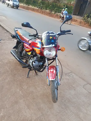 Bajaj Boxer 125 2023 Red