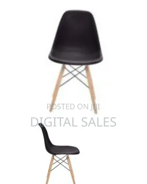 Hardened Plastic Chair With Wooden Legs and Metal Wires