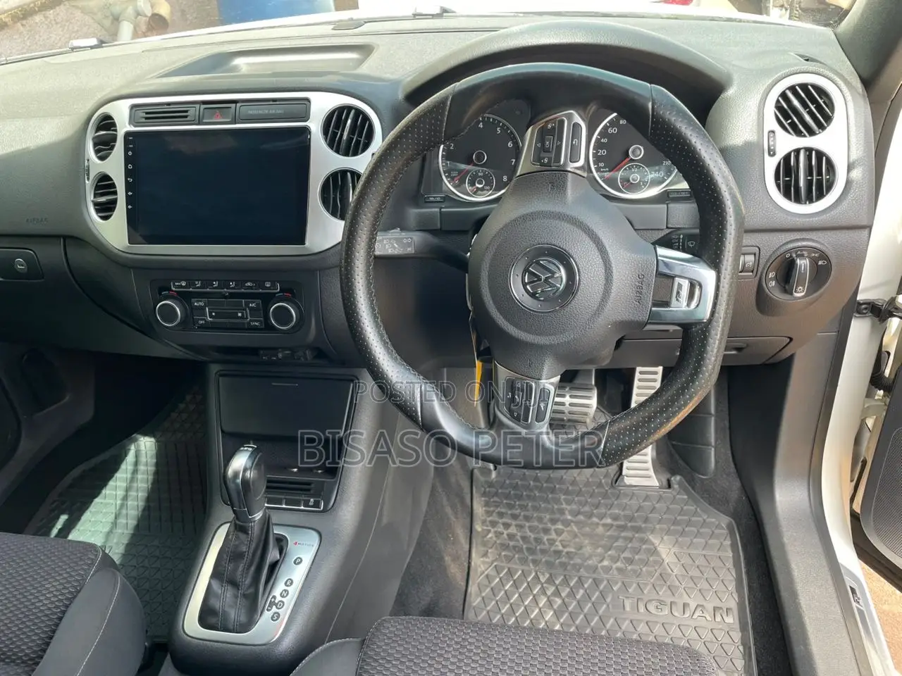 Volkswagen Tiguan S 2013 White