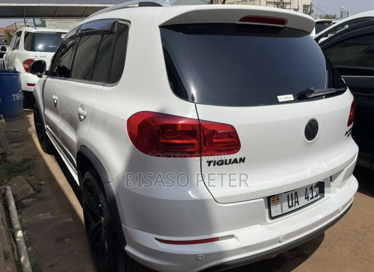 Volkswagen Tiguan S 2013 White