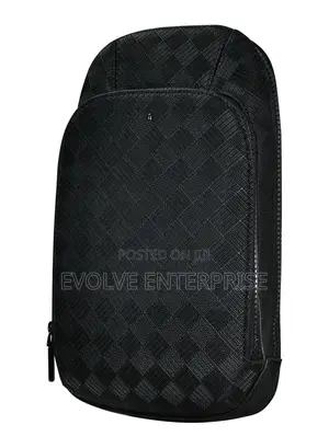 Levelo Soho Leather Sling Bag