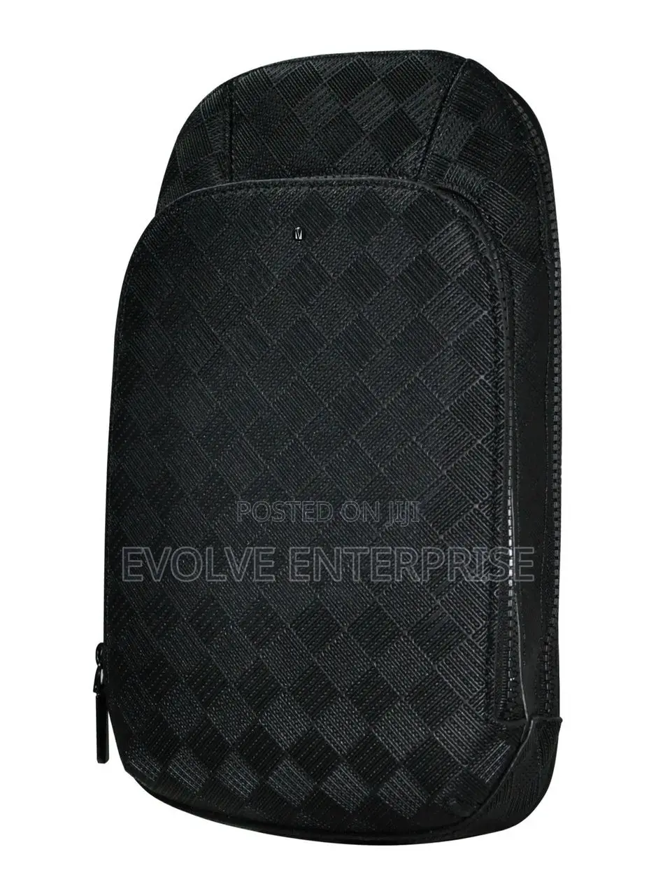 Levelo Soho Leather Sling Bag