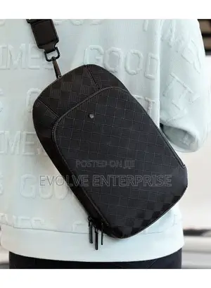 Levelo Soho Leather Sling Bag