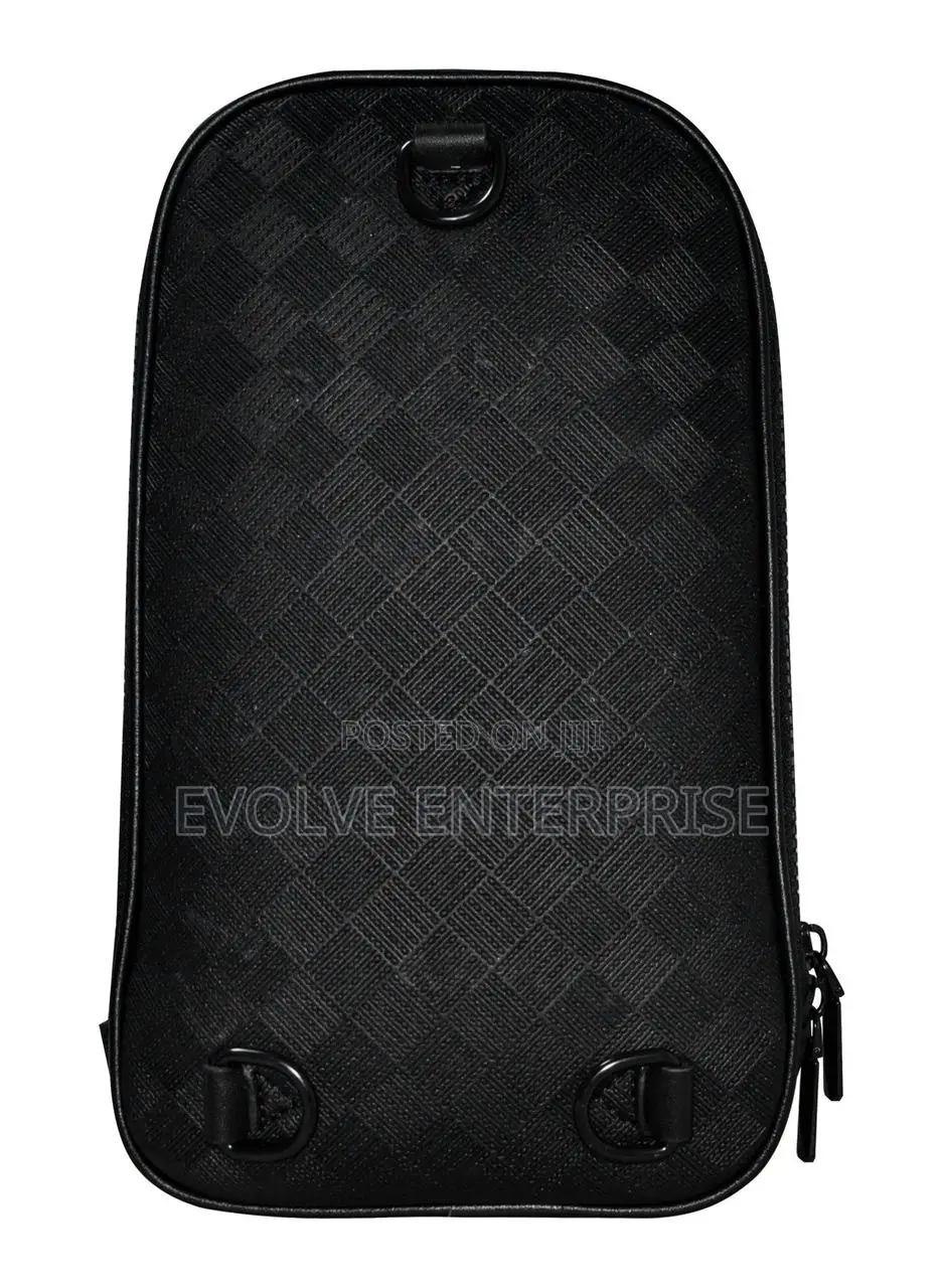 Levelo Soho Leather Sling Bag