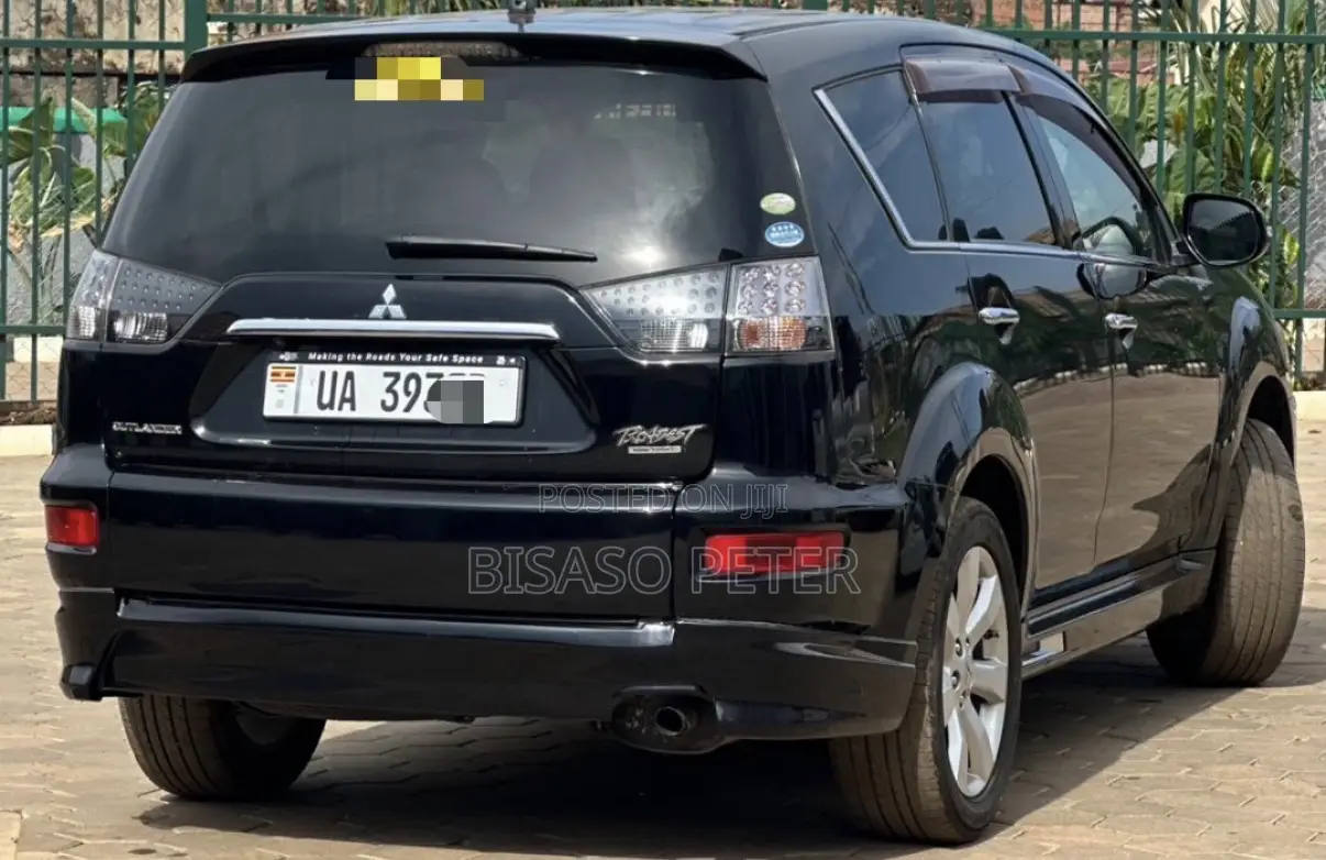 Mitsubishi Outlander 2011 Black