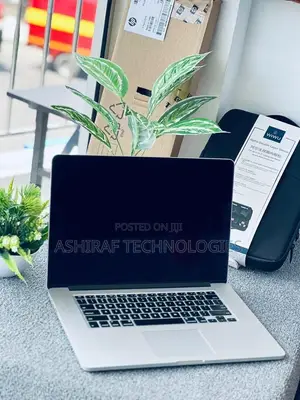 Laptop Apple MacBook Pro 8GB Intel Core i5 SSD 256GB