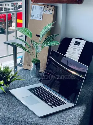 Laptop Apple MacBook Pro 8GB Intel Core i5 SSD 256GB