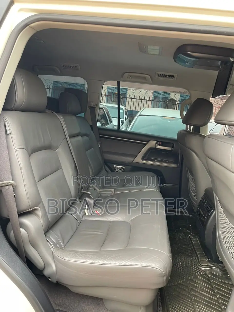 Toyota Land Cruiser 2010 White