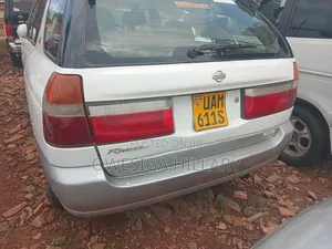 Nissan Rasheen 2000 White