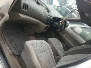 Nissan Rasheen 2000 White