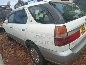 Nissan Rasheen 2000 White