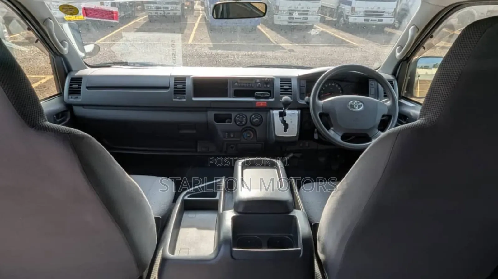 Toyota HiAce 2016 White