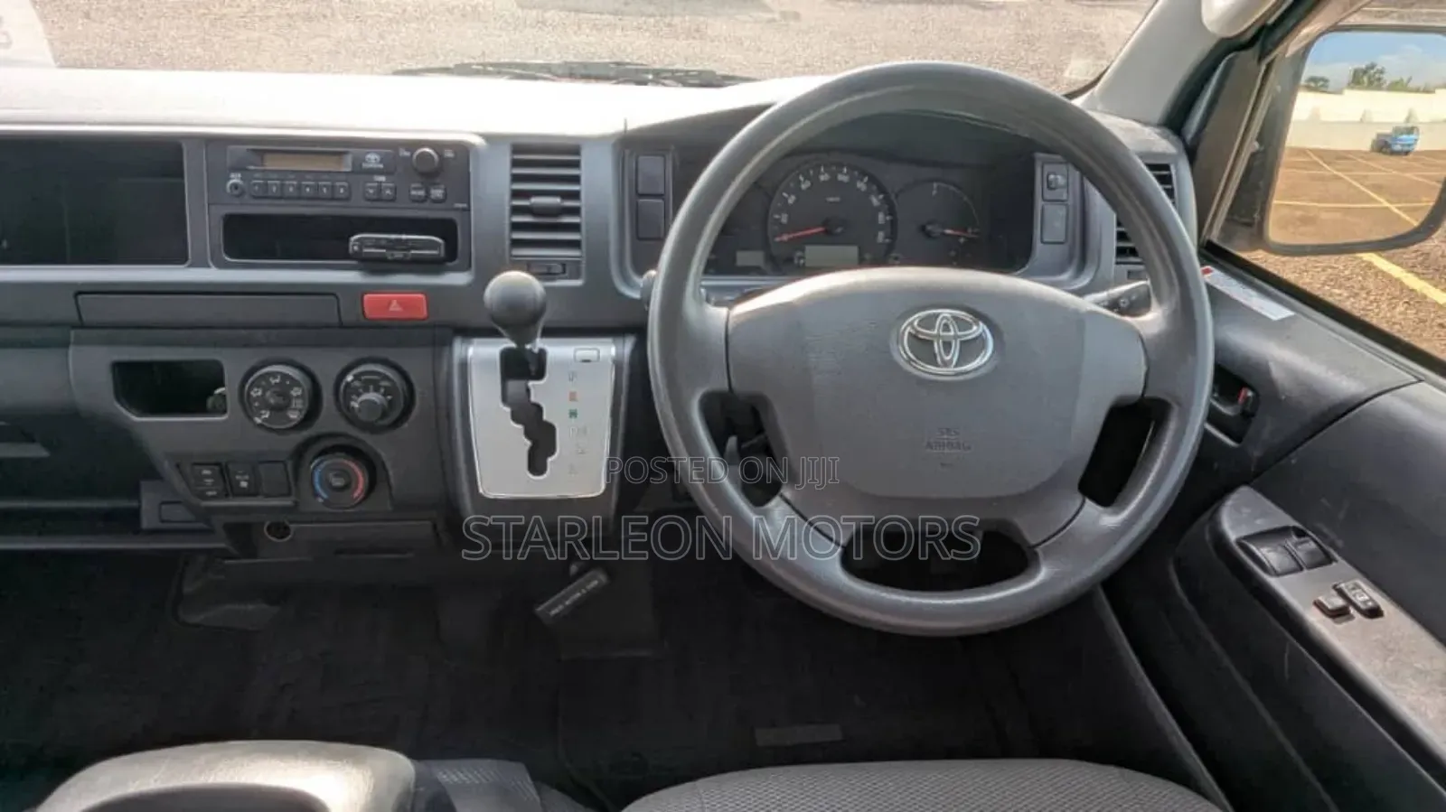 Toyota HiAce 2016 White