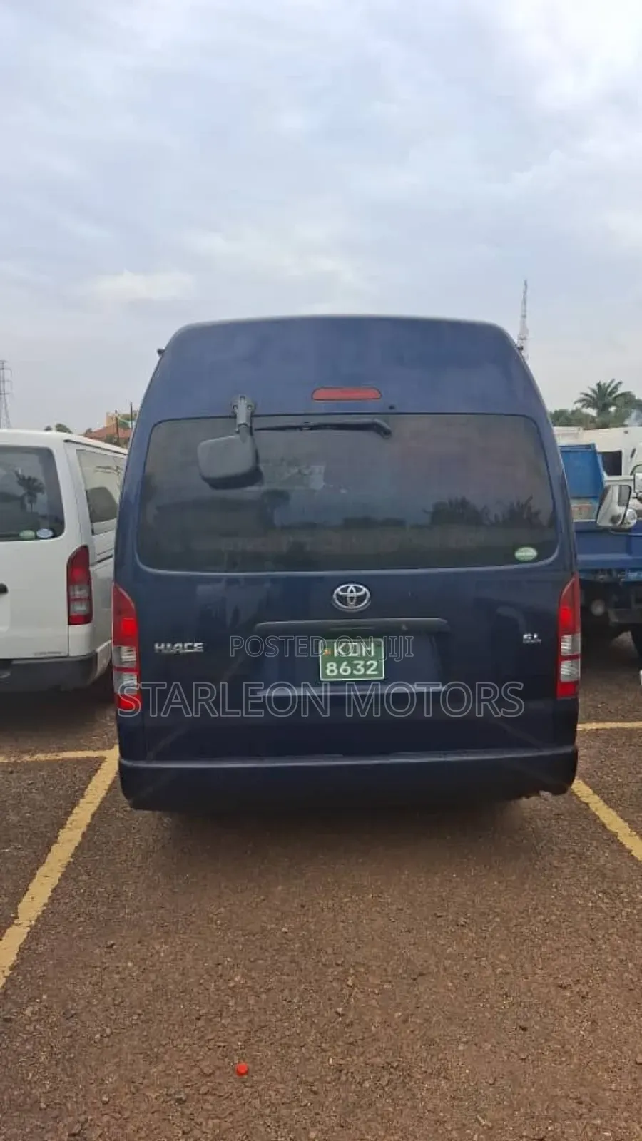 Toyota HiAce 2016 White