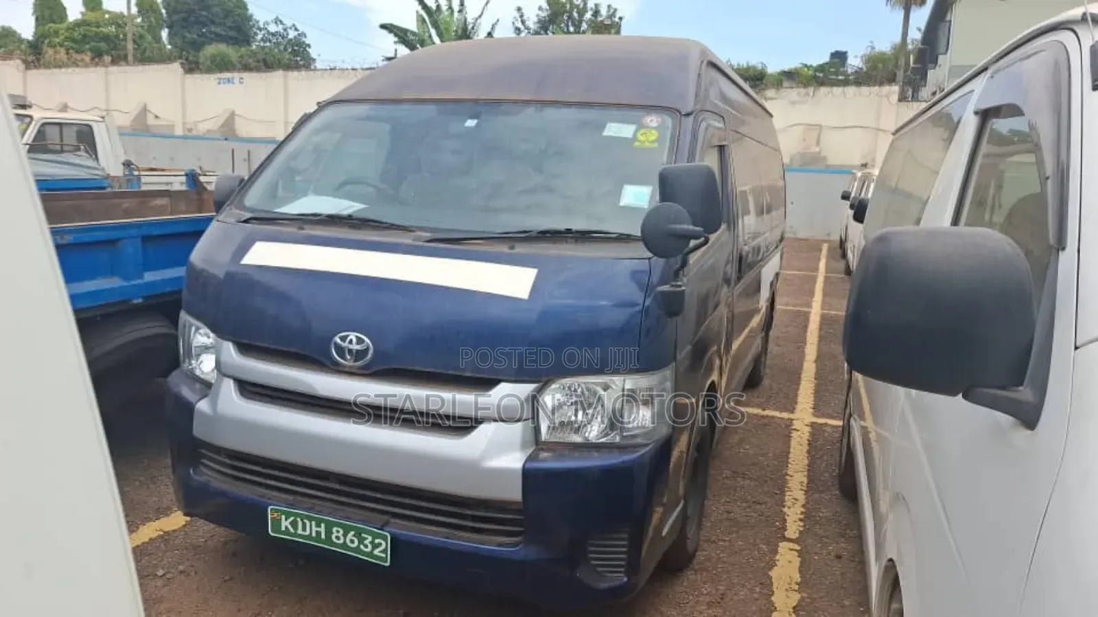Toyota HiAce 2016 White