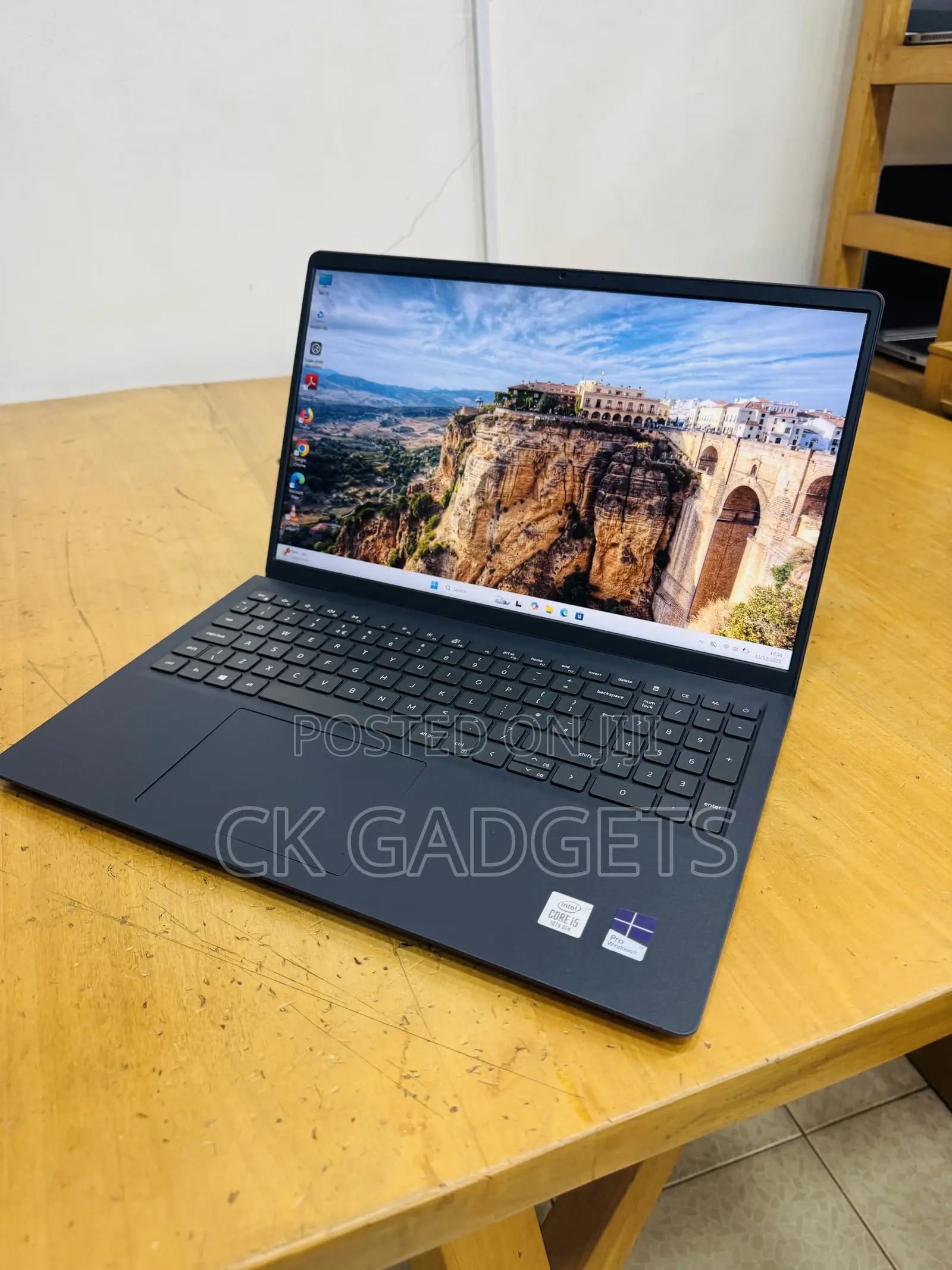 New Laptop Dell Inspiron 15 3521 8GB Intel Core I5 SSD 256GB