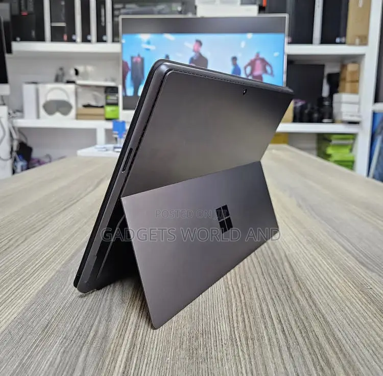 New Microsoft Surface Pro 11th Edition, a Copilot+ PC 16GB SSD 512GB