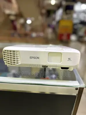 Epson Eb-S05 Projector 3200 Lumens