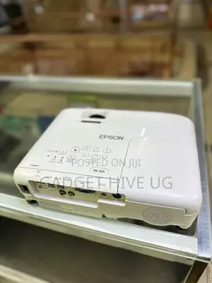 Epson Eb-S05 Projector 3200 Lumens
