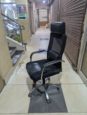 Long Back Leather-Mesh Chair With an Headrest