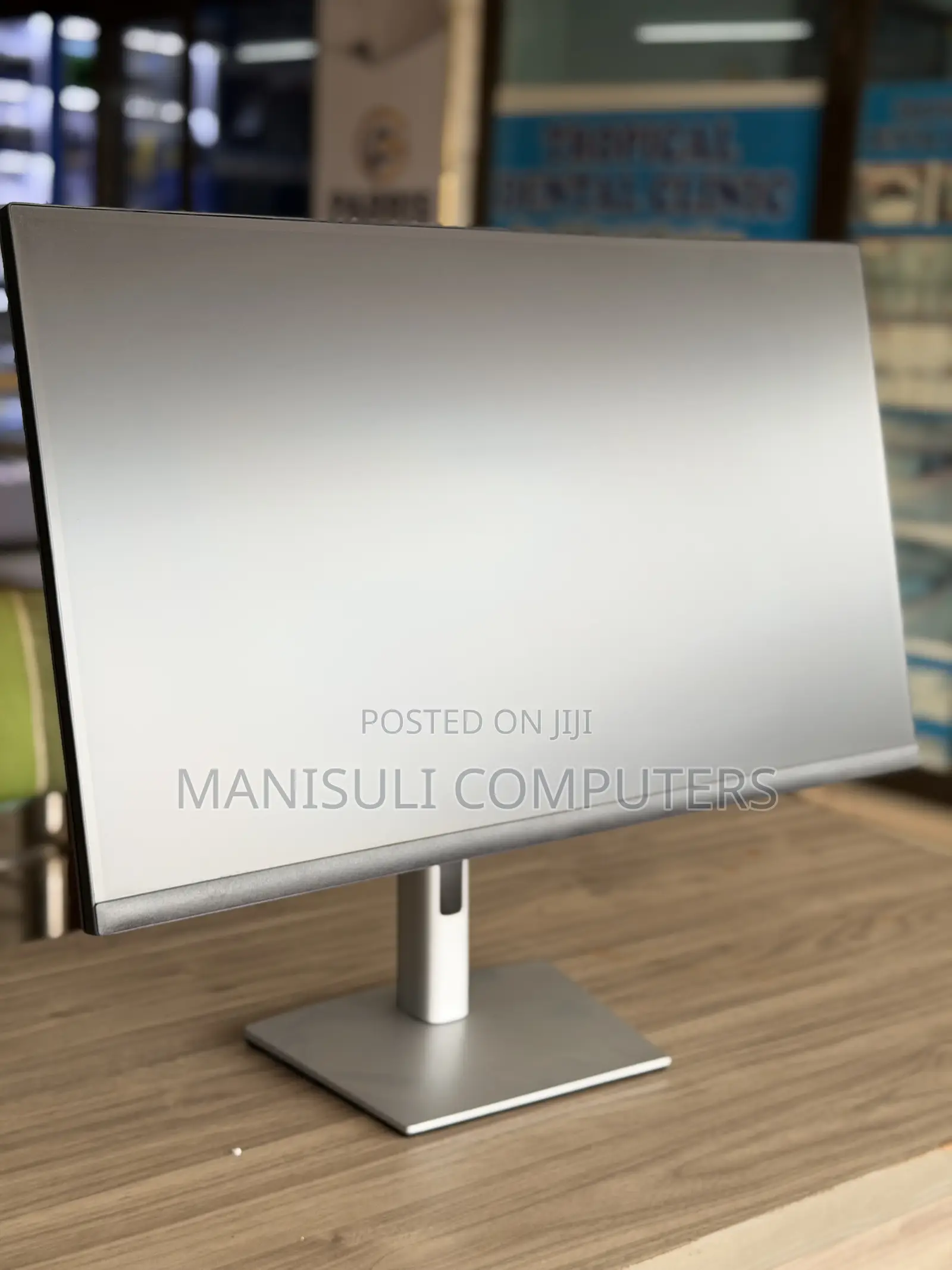 Dell 27.2 Inch Screen High Quality Display 