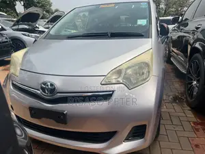 Toyota Ractis 1.5 AWD 2011 Ivory
