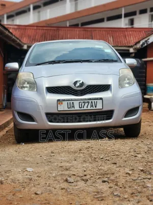 Toyota Vitz 1.3 AWD 3dr 2009 Silver