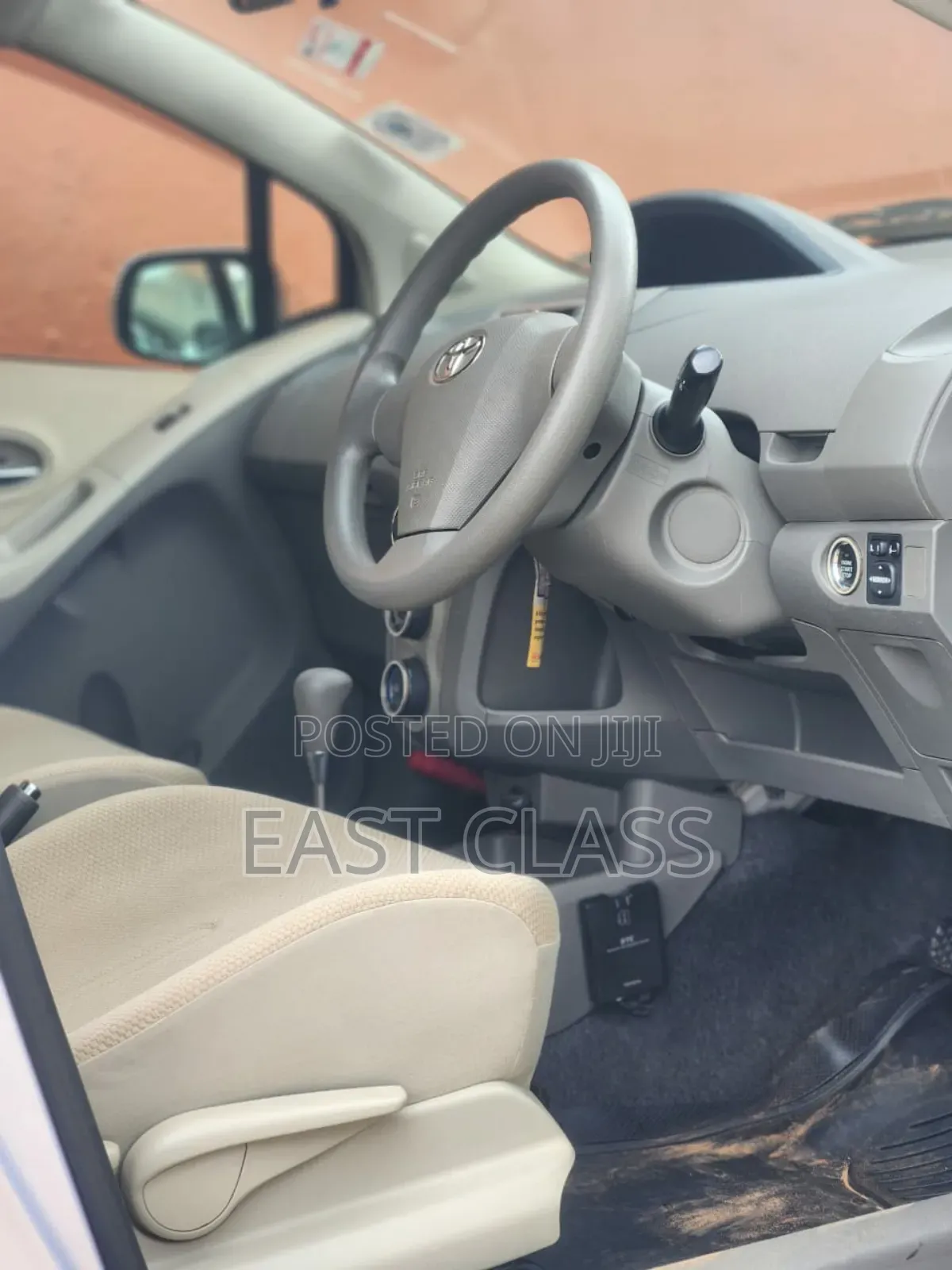 Toyota Vitz 1.3 AWD 3dr 2009 Silver