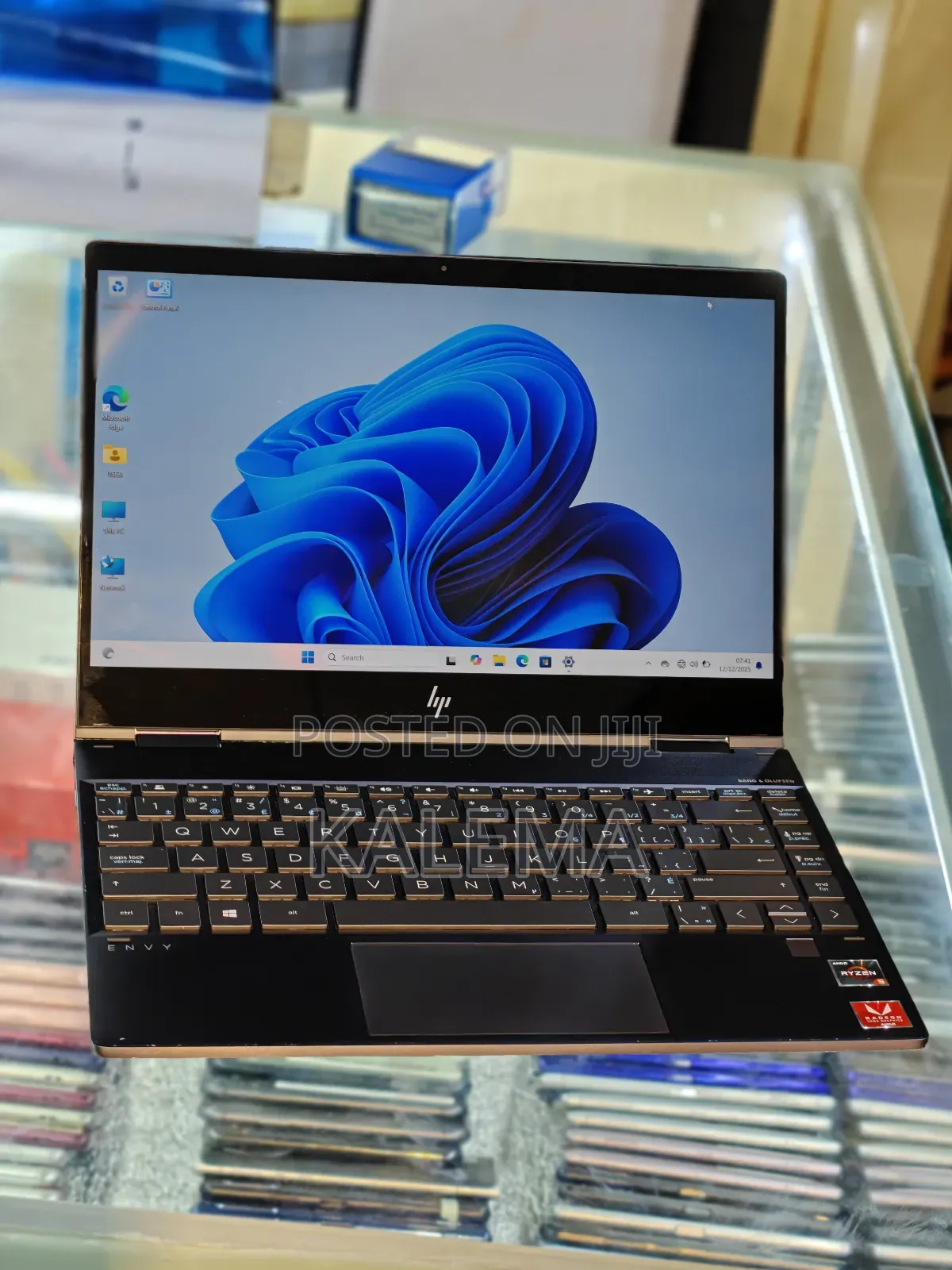 Laptop HP Envy x360 8GB AMD Ryzen 5 SSD 256GB