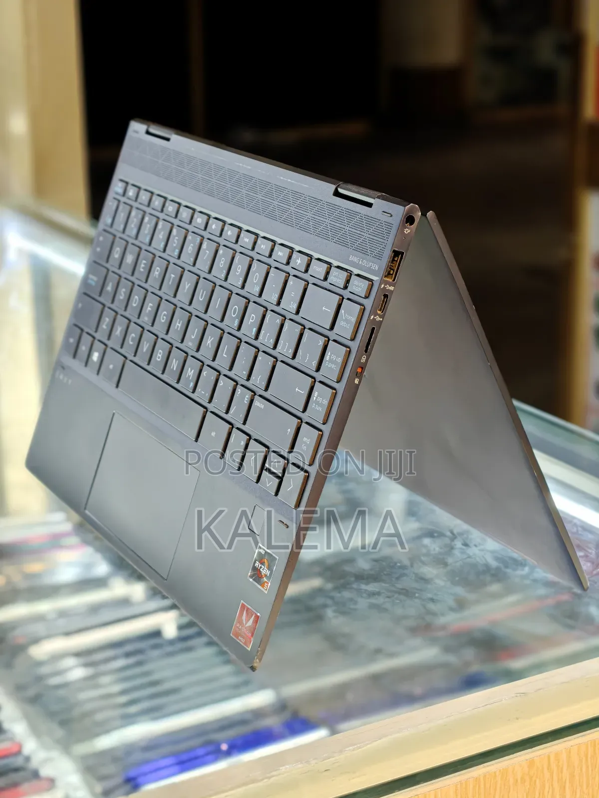 Laptop HP Envy x360 8GB AMD Ryzen 5 SSD 256GB