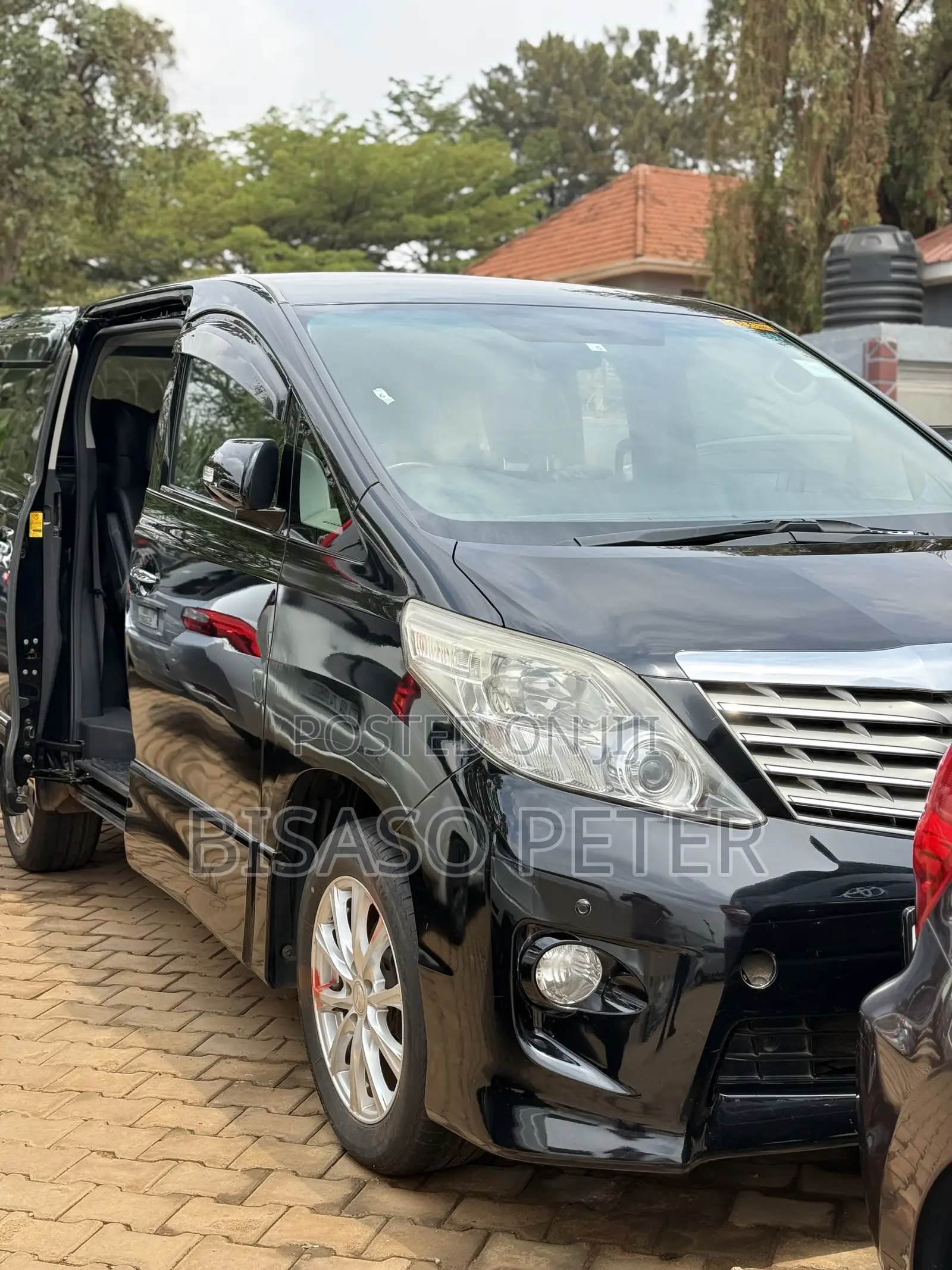 Toyota Alphard 2.4 Petrol AWD 2011 Black