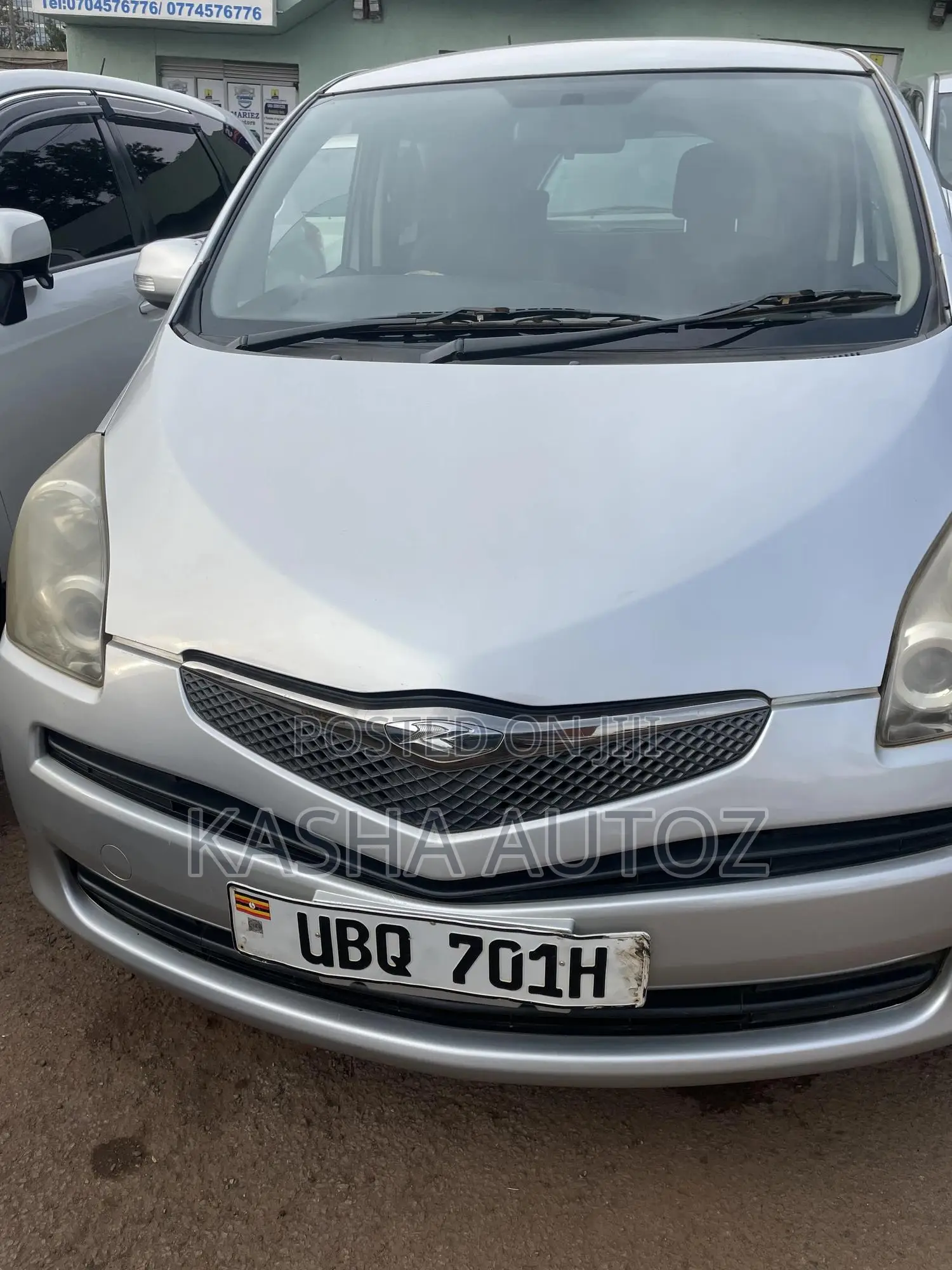 Toyota Ractis 2010 Silver