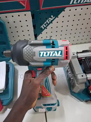 Cordless Impact Wrench 1350nm (Total).