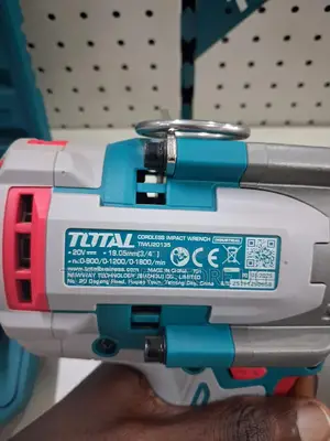 Cordless Impact Wrench 1350nm (Total).