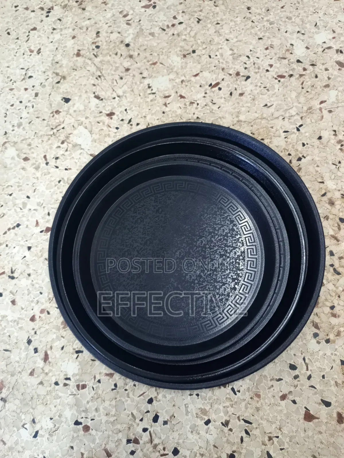 3pcs Circular Black Plastic Serving Trays.
