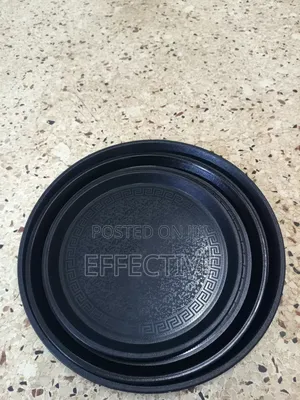 3pcs Circular Black Plastic Serving Trays.