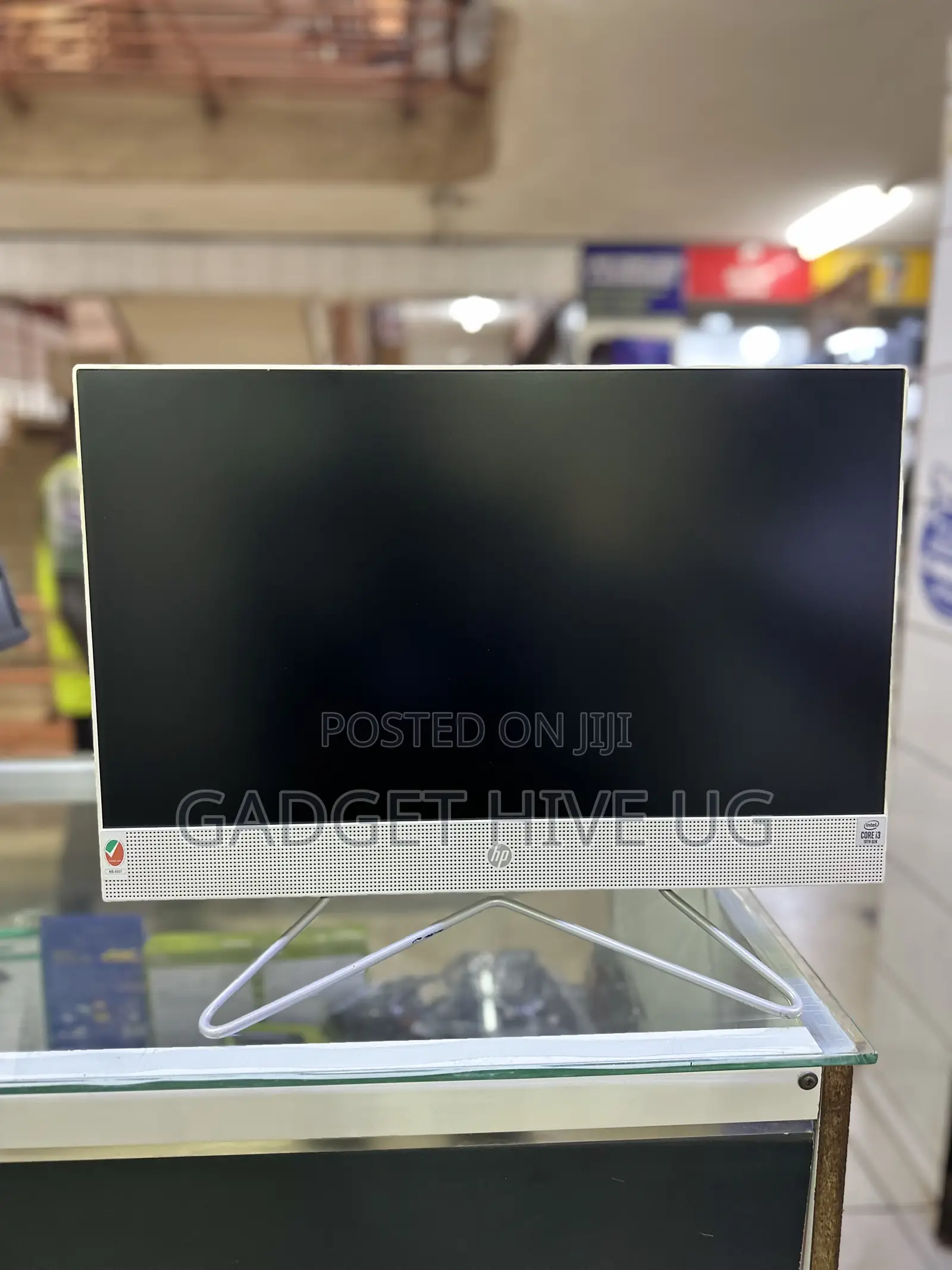 Desktop Computer HP 200 G4 22 All-in-One 8GB Intel Core i5 SSD 256GB