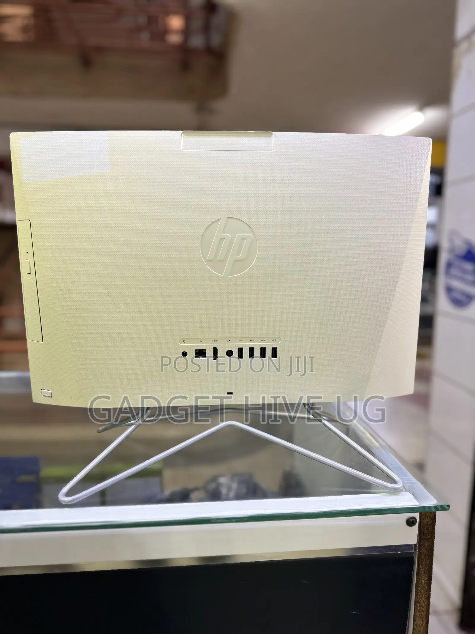 Desktop Computer HP 200 G4 22 All-in-One 8GB Intel Core i5 SSD 256GB