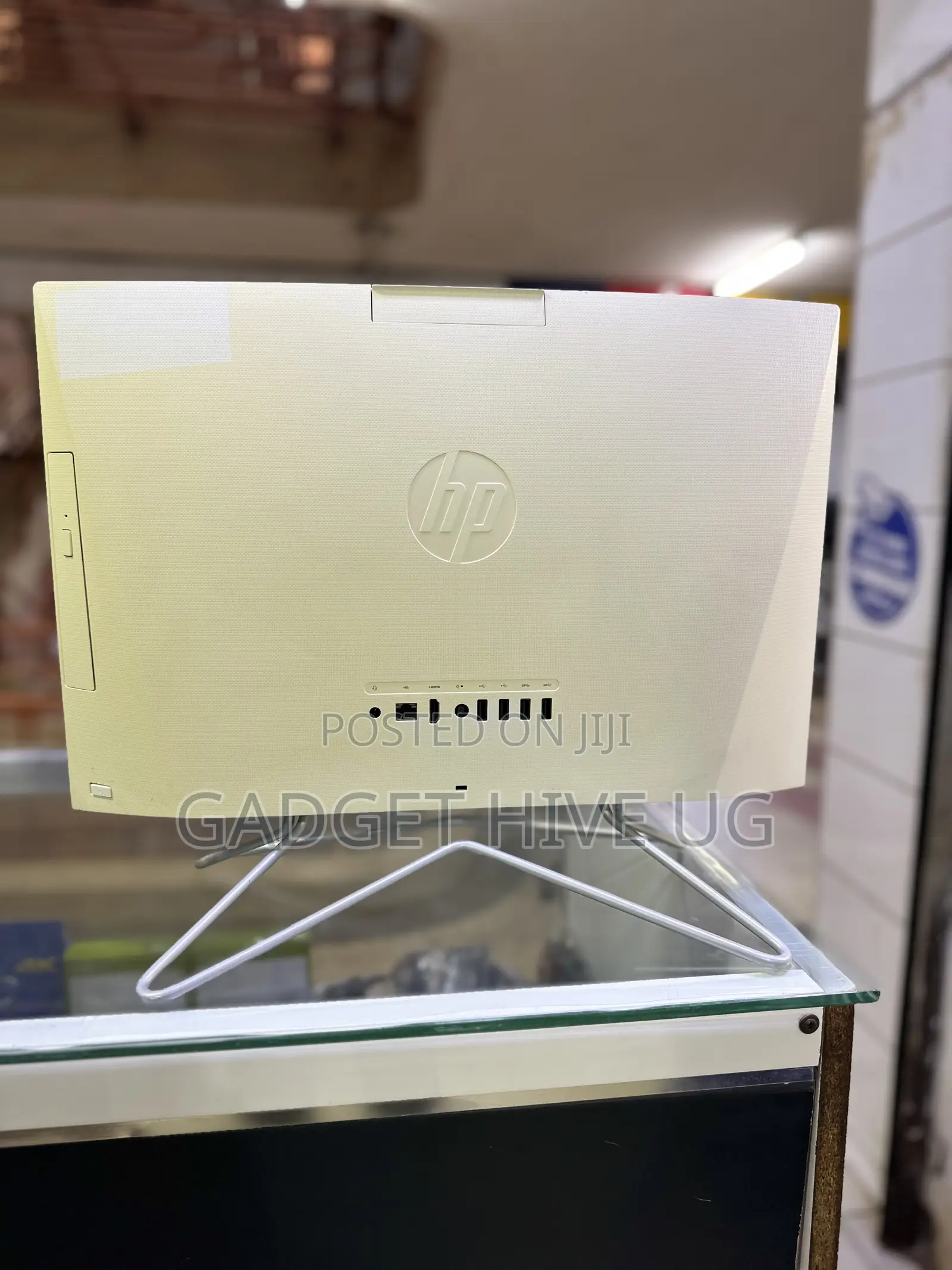 Desktop Computer HP 200 G4 22 All-in-One 8GB Intel Core i5 SSD 256GB