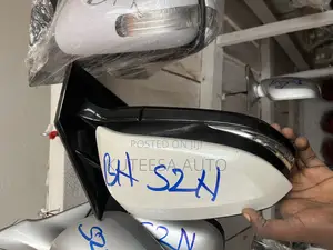 Harrier Kawundo 2014-2017 Side Mirror